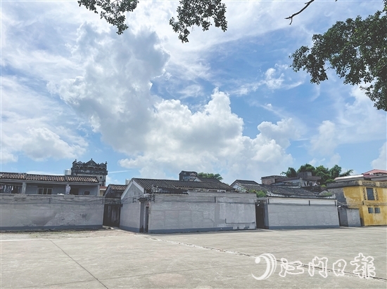 原來的衛(wèi)生死角如今成為村民運動娛樂的好地方。