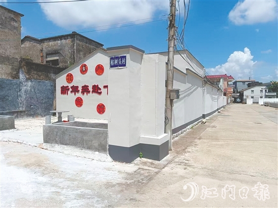 原本破敗不堪的連片外墻如今煥然一新。