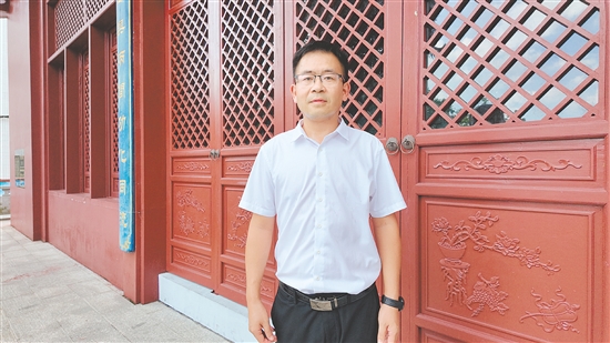 恩平市第一中學(xué)副校長鄭凱