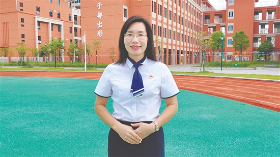 恩平市實驗小學(xué)校長梁惠勻