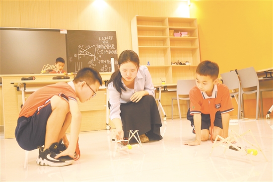 助力學(xué)生逐夢(mèng)科學(xué)的梁婉嫻。