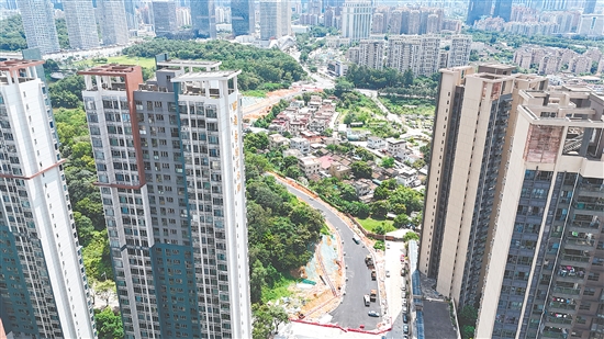 連通江僑路和篁莊大道的廣場西路延長線已完成道路核心結(jié)構(gòu)施工。