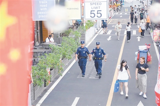 我市公安機(jī)關(guān)統(tǒng)籌抓好“兩節(jié)”安保和基孔肯雅熱疫情防控工作。