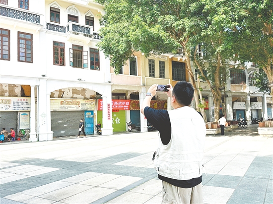 深圳旅拍團(tuán)用手機(jī)定格江門的美。