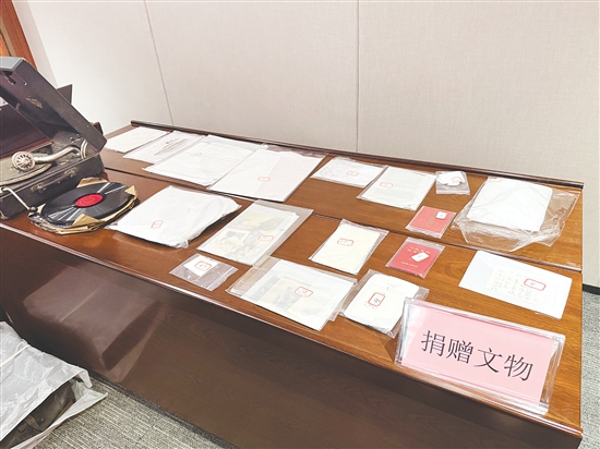 這批實(shí)物資料既有見(jiàn)證抗戰(zhàn)歲月的飛行史料，也有戰(zhàn)后生活實(shí)物，為僑鄉(xiāng)深挖“航空救國(guó)”歷史、傳承華僑愛(ài)國(guó)精神注入重要力量。