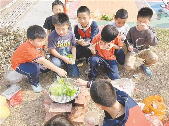 自主野炊樂趣多。
