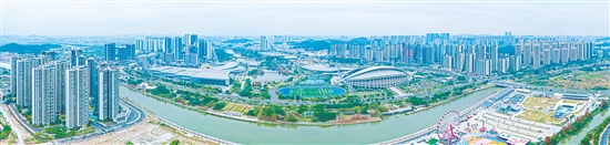 北新區(qū)、濱江新區(qū)等建設(shè)日新月異，主城輪廓越發(fā)清晰，城市框架不斷拉開。劉瓊