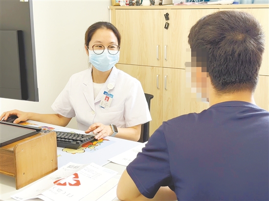 雙相情感障礙患者的康復(fù)，離不開規(guī)范醫(yī)療和家庭支持。