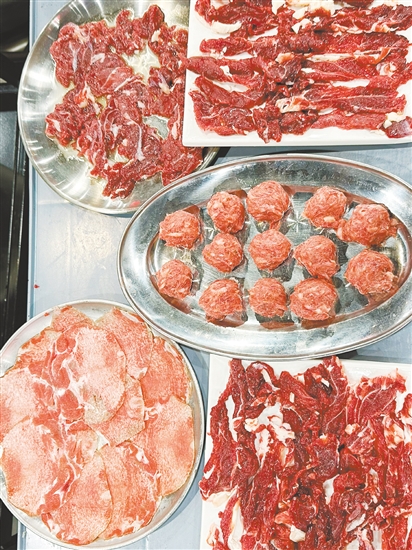 五洞牛肉新鮮現(xiàn)切。