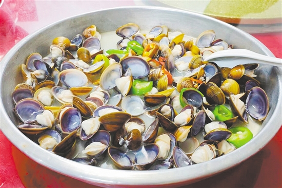清明前后，是黃沙蜆最肥美的時節(jié)。