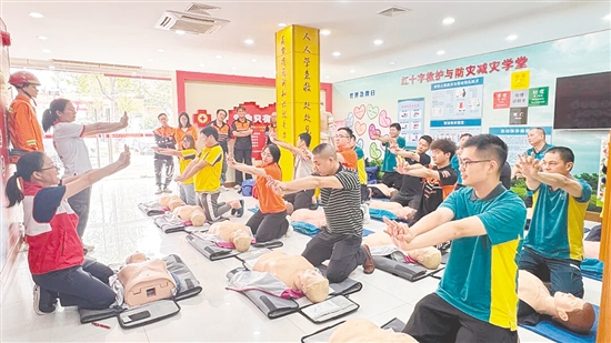 培訓(xùn)導(dǎo)師采用理論講解與實(shí)操指導(dǎo)相結(jié)合的方式，確保參訓(xùn)學(xué)員看得懂、學(xué)得會(huì)、用得上。