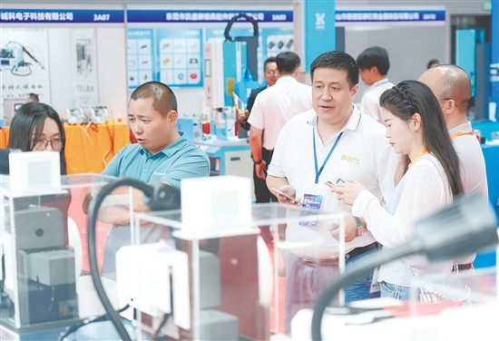 近200家先進裝備企業(yè)、數(shù)字化服務(wù)商及科研機構(gòu)集中亮相江門制博會。