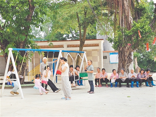扁沖村打造良好的社區(qū)環(huán)境，村民安居樂業(yè)。