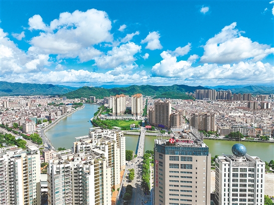 恩平市中心城區(qū)建設日新月異。