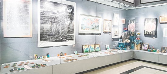 展覽集中展出300多件優(yōu)秀作品。
