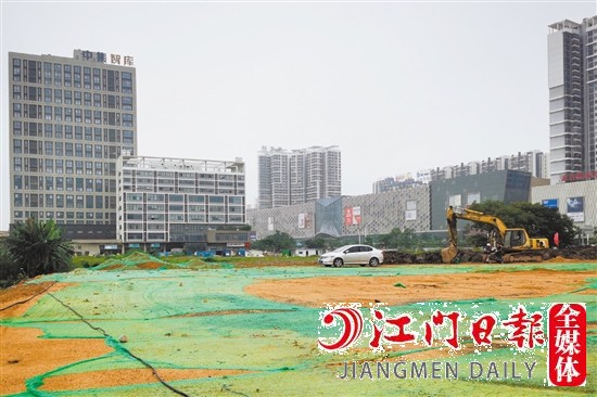 新會駿景灣新盤位于美吉特購物廣場旁。