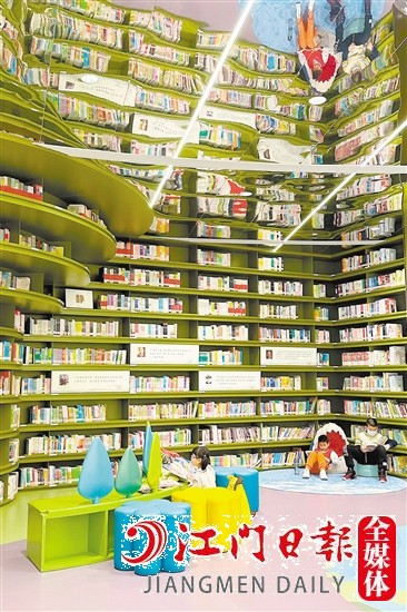 博富控股配建的臺(tái)山中心圖書(shū)館，豐富了居民的文化生活，也成了網(wǎng)紅打卡地。