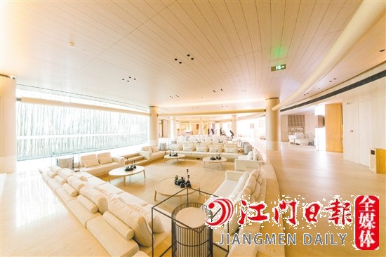 海悅天璽會所整體看起來溫暖、舒適。