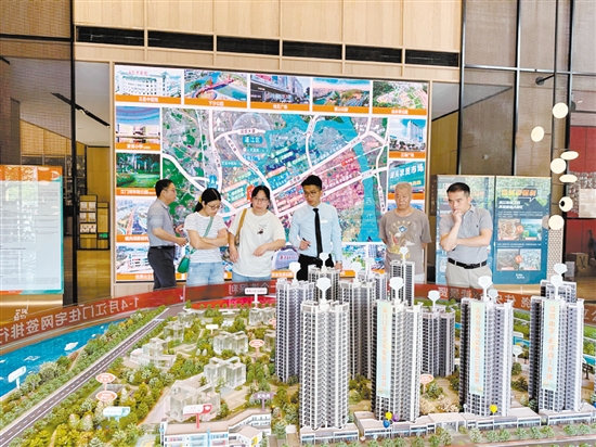 1—8月，全市商品房網(wǎng)簽面積和增速均居全省前列。