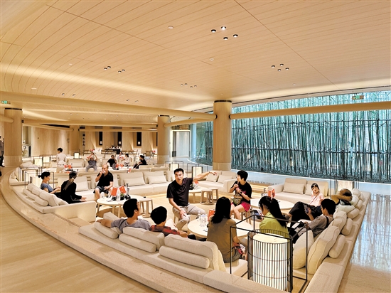 “雙節(jié)”假期熱門樓盤人氣旺。