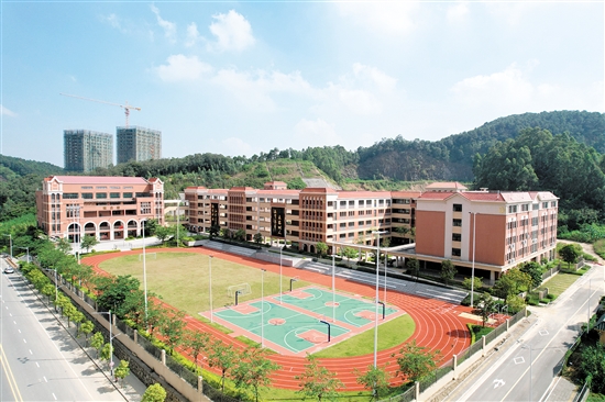 位于群華路板塊的江華小學(xué)群華校區(qū)已經(jīng)投入使用。