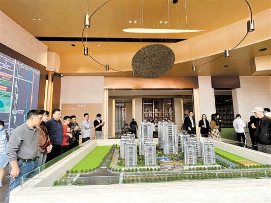 消費者購房時，應(yīng)當選擇口碑好的房企。