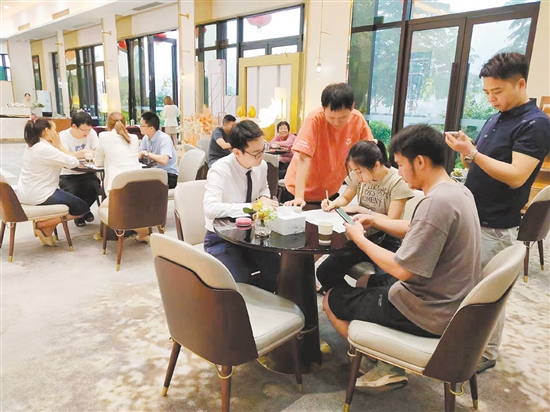 新政出臺吸引更多消費者看房。