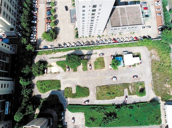 雙龍大道與勝利北路交叉口東側地塊實景圖。