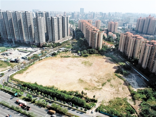 根據(jù)規(guī)劃條件，江門市JCR2024-199（蓬江27）號(hào)地容積率低于或者等于1.5，未來(lái)或?qū)⒔ㄔ旄叨俗≌瑓^(qū)。