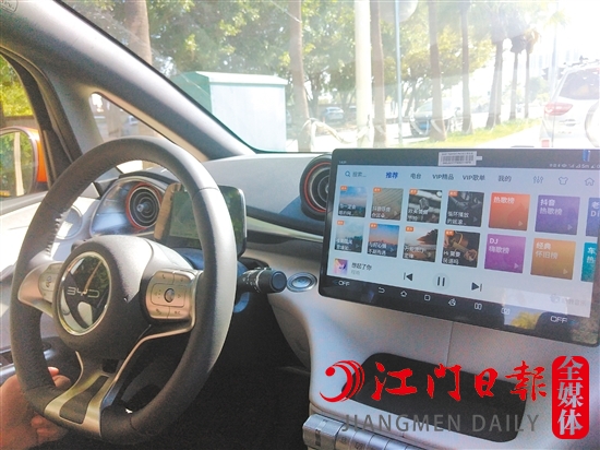 海豚內(nèi)飾清新又時(shí)尚。