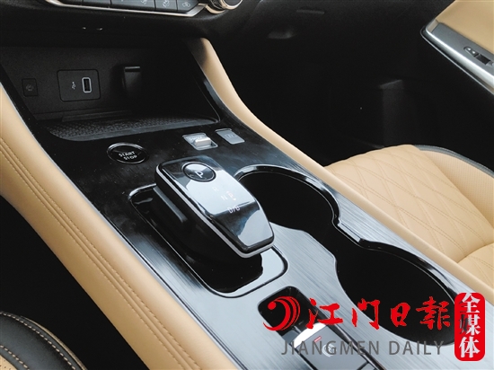 e-POWER軒逸換擋設(shè)計很有特點。