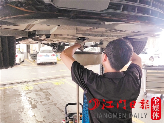 汽車4S店的售后服務(wù)越來越好。