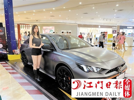 影豹R-style賽道版外觀時(shí)尚動(dòng)感。