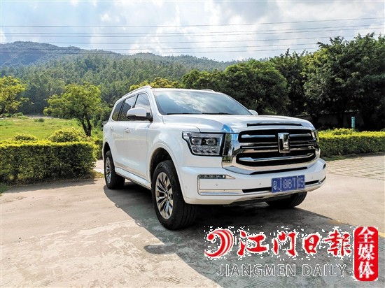 坦克500外觀方正硬朗。