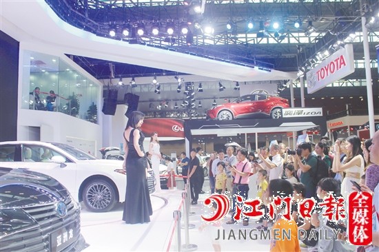 一眾高大上的汽車展具將亮相中秋車展。圖為往屆車展現(xiàn)場。