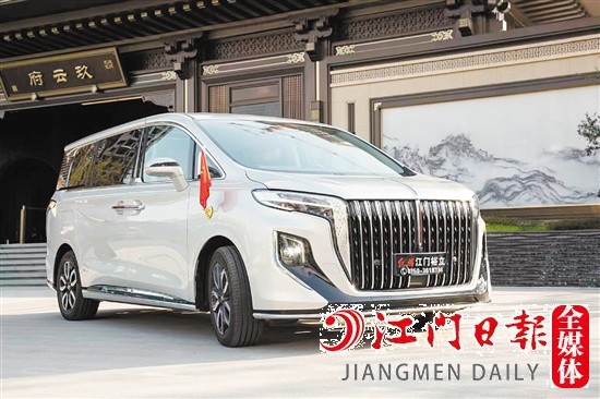 紅旗HQ9外觀霸氣十足。