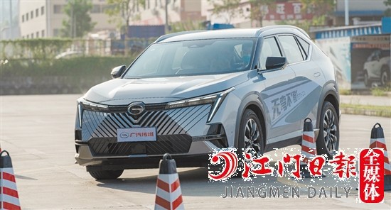 在試駕體驗(yàn)過(guò)程中，傳祺影酷表現(xiàn)出色。