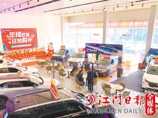 造車新勢(shì)力的中心店不但外形與傳統(tǒng)的4S店類似，功能也比較類似。