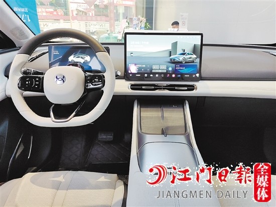 合創(chuàng)A06內(nèi)飾整體簡潔大氣。