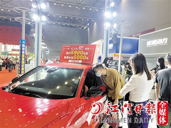 本屆“五一”車展期間，許多汽車經(jīng)銷商將推出購車優(yōu)惠。