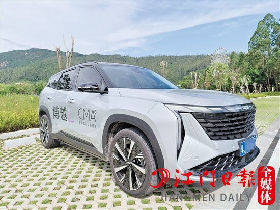 從外觀上看，吉利博越L時尚又科幻。