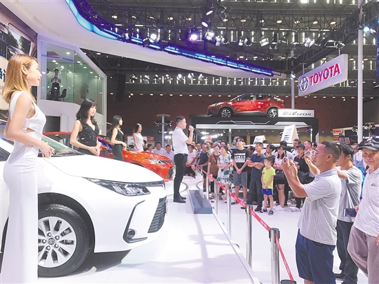 每屆“十一”車展都有眾多新車亮相，吸引消費(fèi)者的目光。