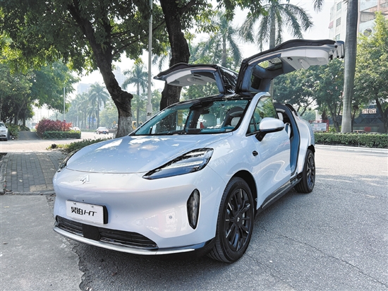 昊鉑HT的外觀既時(shí)尚又豪華。