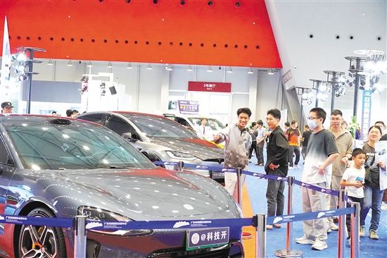 眾多新車(chē)現(xiàn)場(chǎng)亮相。