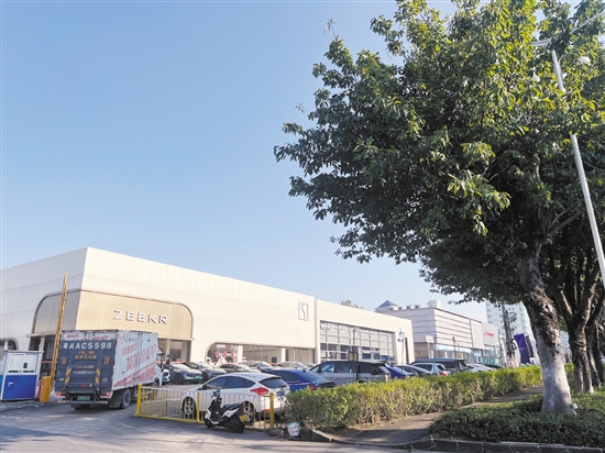 多家造車新勢(shì)力的用戶中心落戶汽車街。